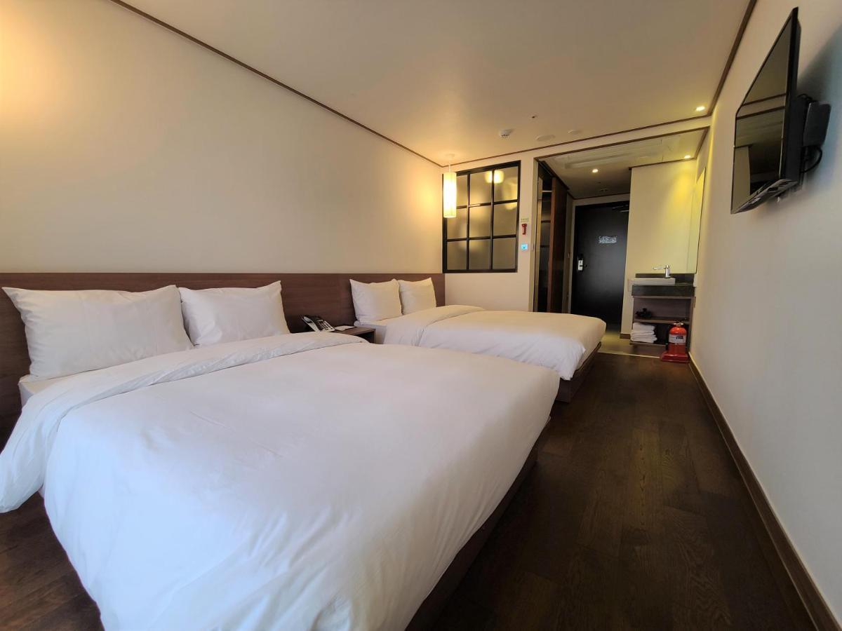 ทามาระ เชจู Hotel ซอกวีโพ ภายนอก รูปภาพ