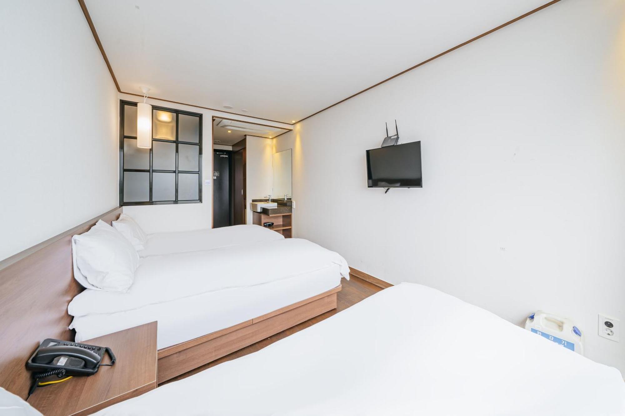 ทามาระ เชจู Hotel ซอกวีโพ ภายนอก รูปภาพ