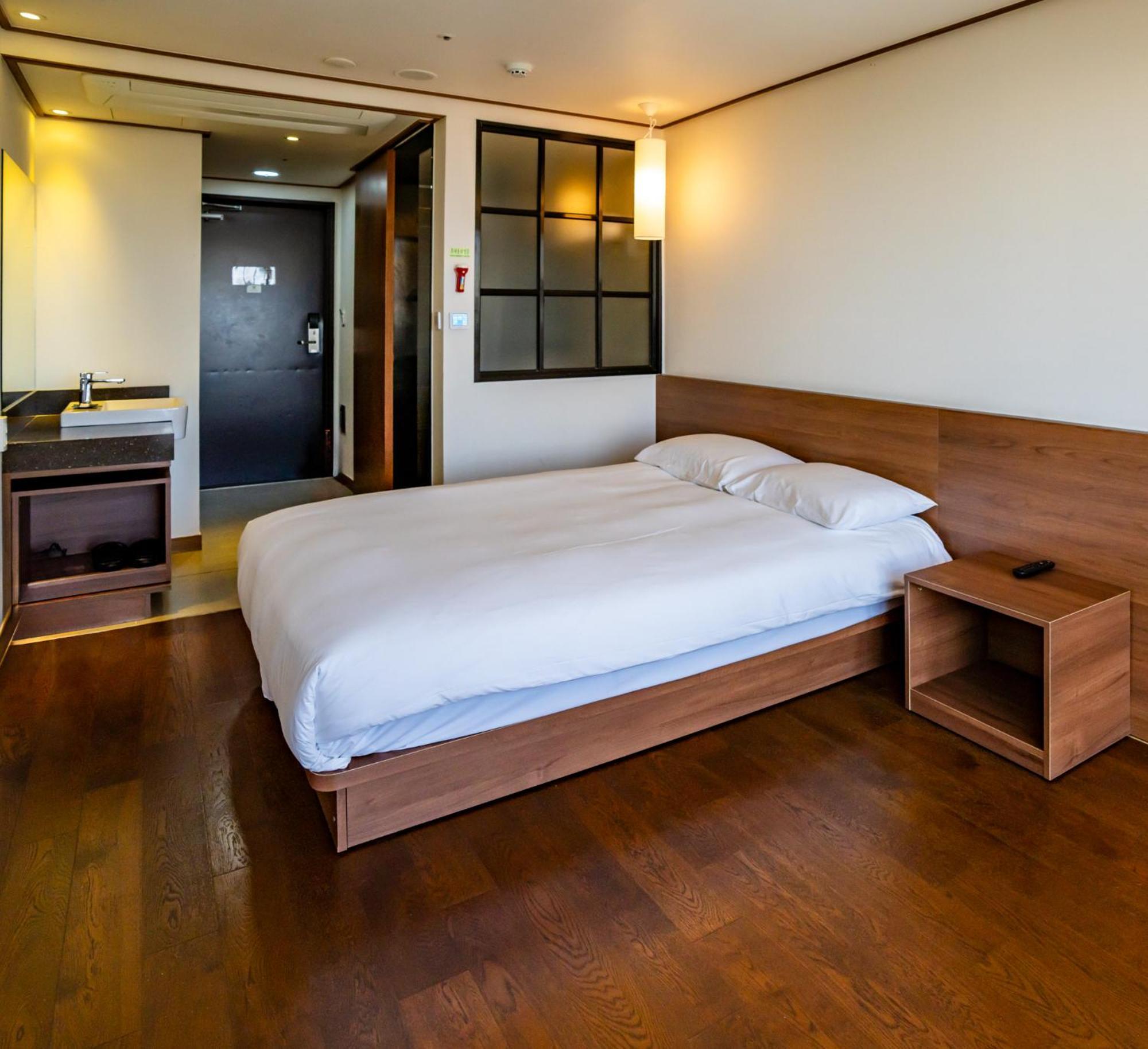 ทามาระ เชจู Hotel ซอกวีโพ ภายนอก รูปภาพ